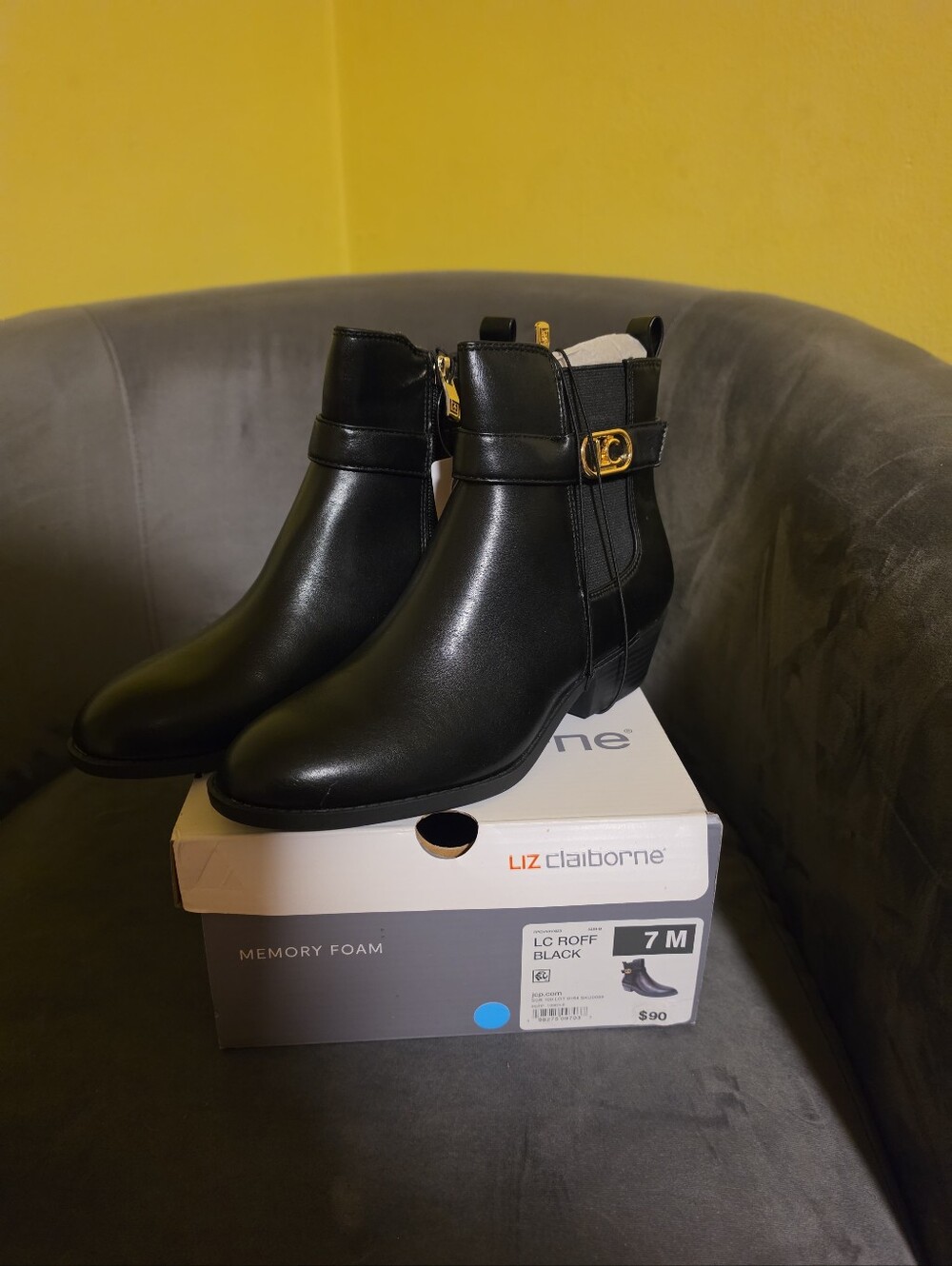 NIB Liz Claiborne Women's Size 7 Roff Black Faux Leather Ankle Bootie Side Zip